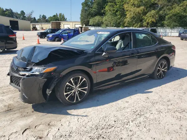 4T1B11HK6JU129528 2018 TOYOTA CAMRY - Image 1