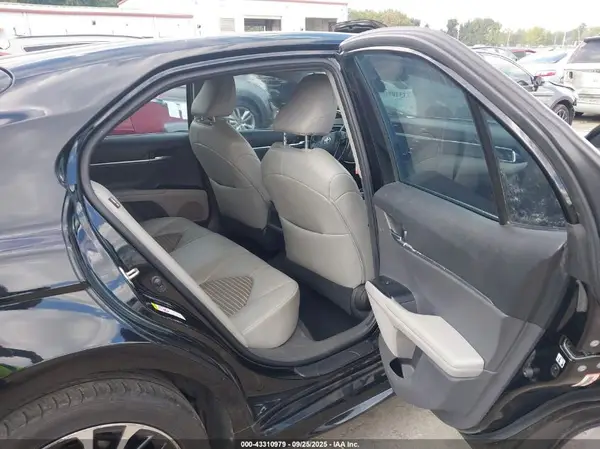 4T1B11HK6JU131151 2018 TOYOTA CAMRY - Image 8
