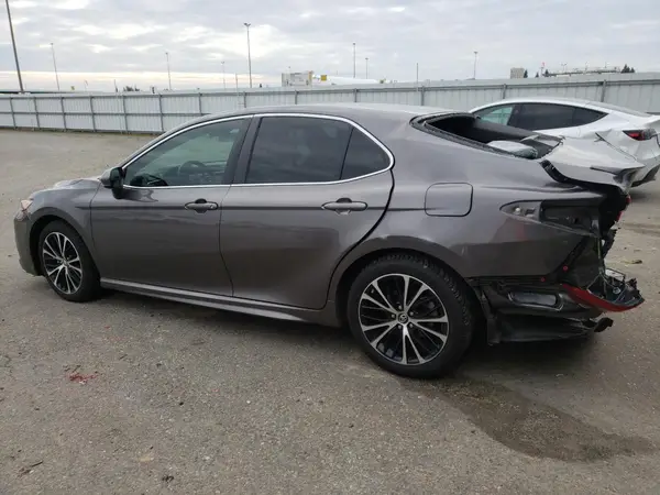 4T1B11HK6JU131814 2018 TOYOTA CAMRY - Image 2
