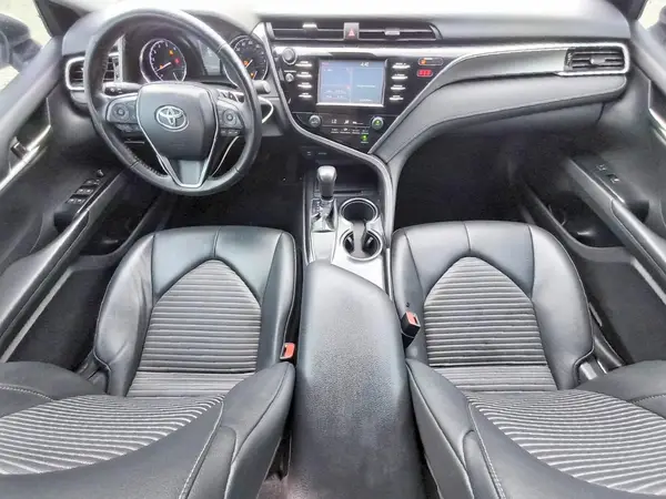 4T1B11HK6JU135846 2018 TOYOTA CAMRY - Image 8