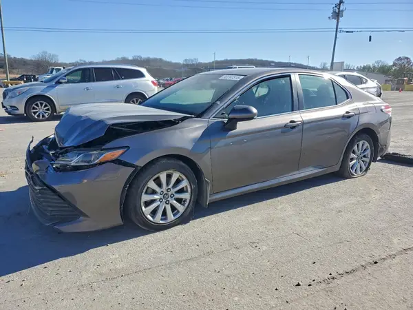 4T1B11HK6JU137645 2018 TOYOTA CAMRY - Image 1