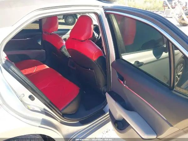 4T1B11HK6JU137662 2018 TOYOTA CAMRY - Image 8
