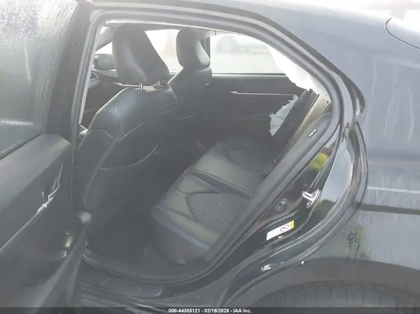 4T1B11HK6JU140402 2018 TOYOTA CAMRY - Image 8