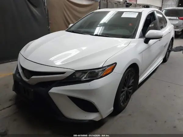 4T1B11HK6JU141551 2018 TOYOTA CAMRY - Image 2