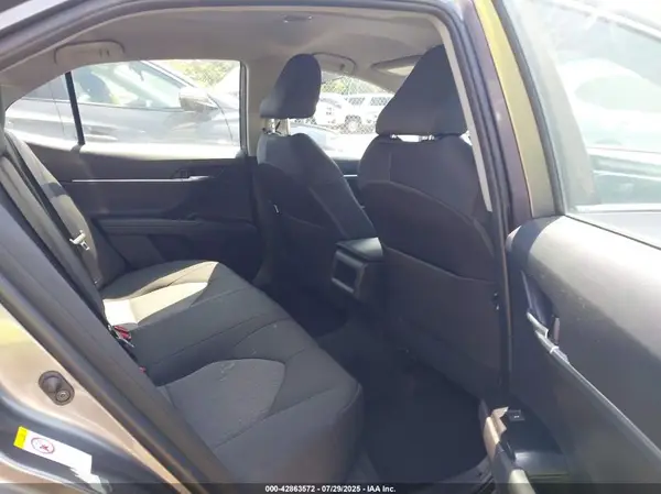 4T1B11HK6JU141582 2018 TOYOTA CAMRY - Image 8