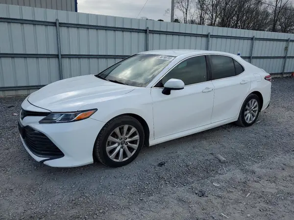 4T1B11HK6JU141940 2018 TOYOTA CAMRY - Image 1