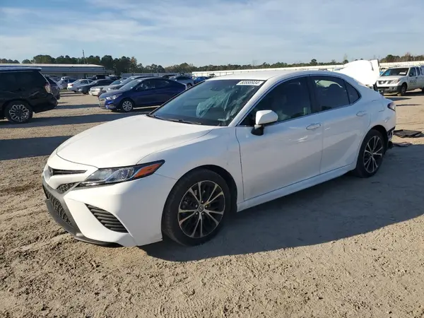 4T1B11HK6JU142893 2018 TOYOTA CAMRY - Image 1