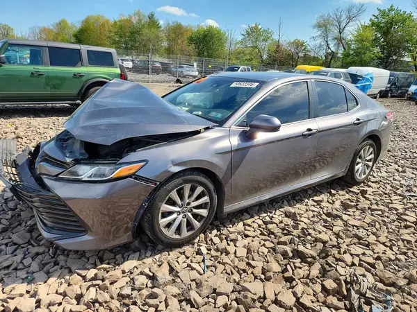 4T1B11HK6JU142960 2018 TOYOTA CAMRY - Image 1