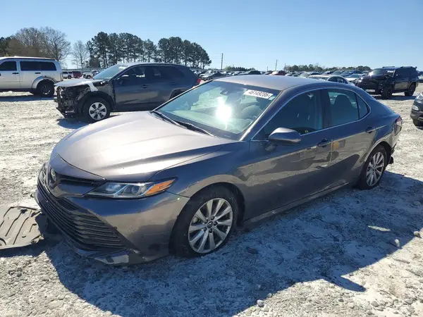 4T1B11HK6JU144742 2018 TOYOTA CAMRY - Image 1
