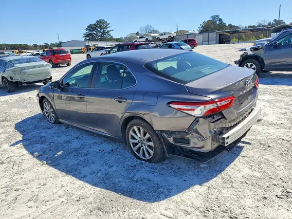 4T1B11HK6JU144742 2018 TOYOTA CAMRY - Image 2