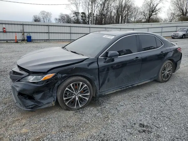 4T1B11HK6JU145518 2018 TOYOTA CAMRY - Image 1