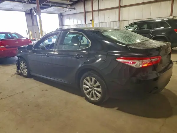 4T1B11HK6JU145521 2018 TOYOTA CAMRY - Image 2