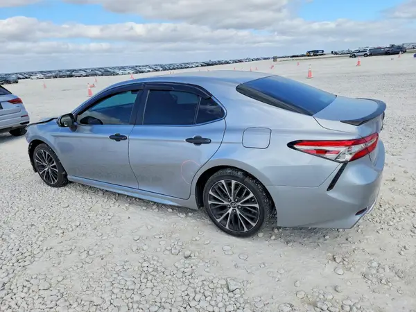 4T1B11HK6JU146166 2018 TOYOTA CAMRY - Image 2