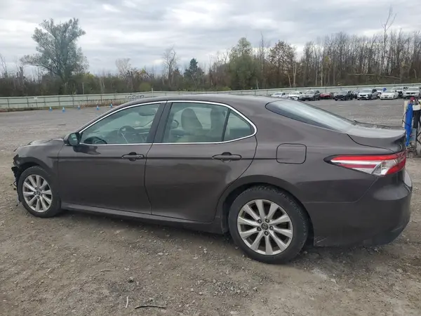 4T1B11HK6JU146779 2018 TOYOTA CAMRY - Image 2