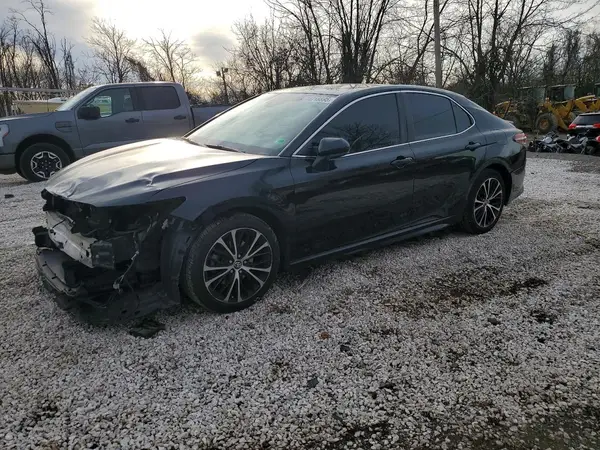 4T1B11HK6JU147043 2018 TOYOTA CAMRY - Image 1