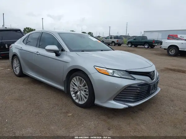 4T1B11HK6JU149505 2018 TOYOTA CAMRY - Image 1