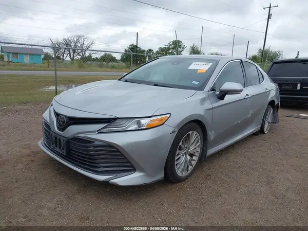 4T1B11HK6JU149505 2018 TOYOTA CAMRY - Image 2
