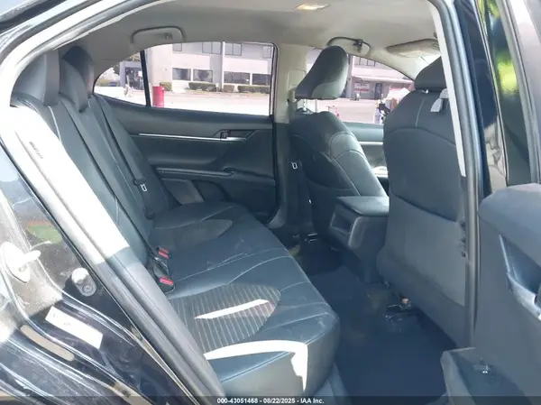 4T1B11HK6JU151853 2018 TOYOTA CAMRY - Image 8