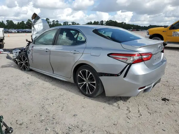 4T1B11HK6JU154140 2018 TOYOTA CAMRY - Image 2