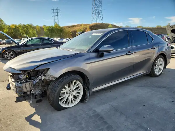 4T1B11HK6JU154641 2018 TOYOTA CAMRY - Image 1