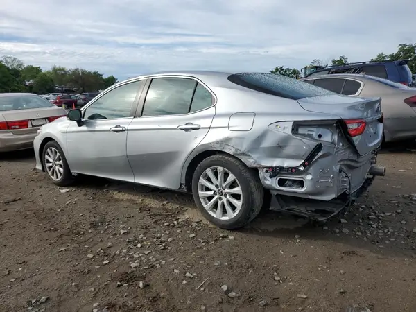 4T1B11HK6JU155238 2018 TOYOTA CAMRY - Image 2