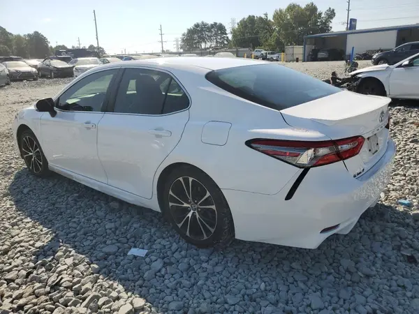 4T1B11HK6JU156583 2018 TOYOTA CAMRY - Image 2