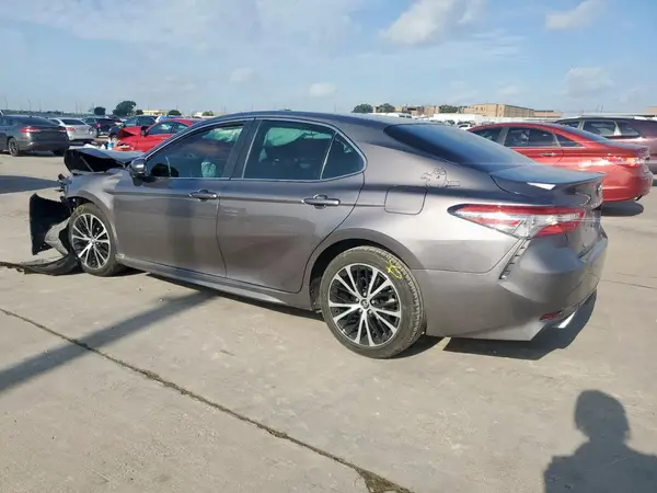 4T1B11HK6JU157698 2018 TOYOTA CAMRY - Image 2