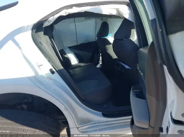 4T1B11HK6JU157815 2018 TOYOTA CAMRY - Image 8