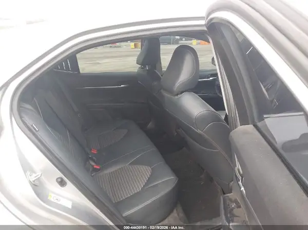 4T1B11HK6JU158088 2018 TOYOTA CAMRY - Image 8
