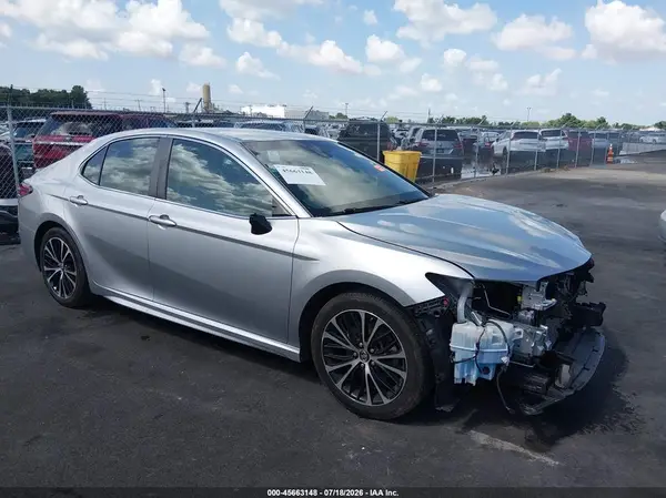 4T1B11HK6JU501207 2018 TOYOTA CAMRY - Image 1