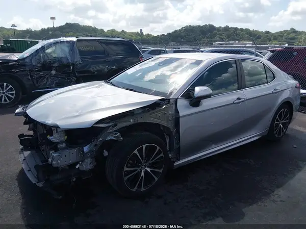 4T1B11HK6JU501207 2018 TOYOTA CAMRY - Image 2