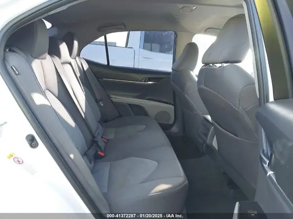 4T1B11HK6JU501272 2018 TOYOTA CAMRY - Image 8