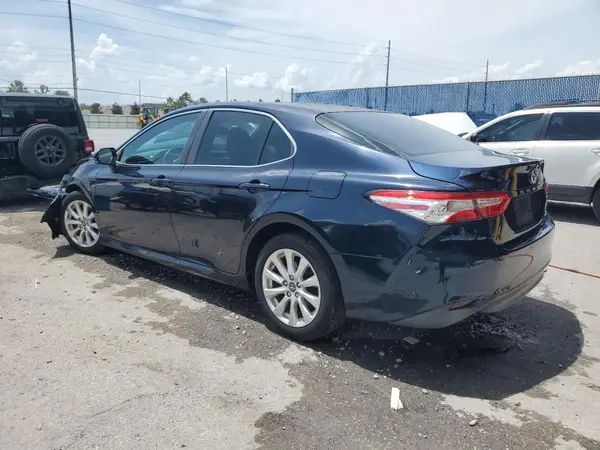 4T1B11HK6JU503541 2018 TOYOTA CAMRY - Image 2