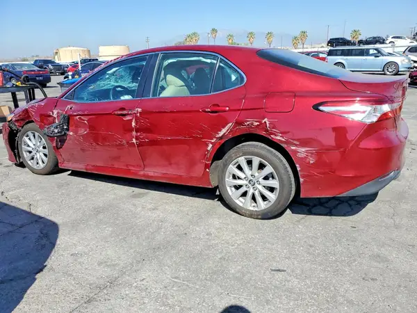 4T1B11HK6JU505645 2018 TOYOTA CAMRY - Image 2