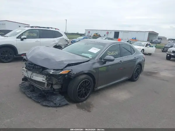 4T1B11HK6JU505774 2018 TOYOTA CAMRY - Image 2