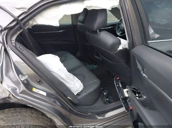 4T1B11HK6JU506729 2018 TOYOTA CAMRY - Image 8