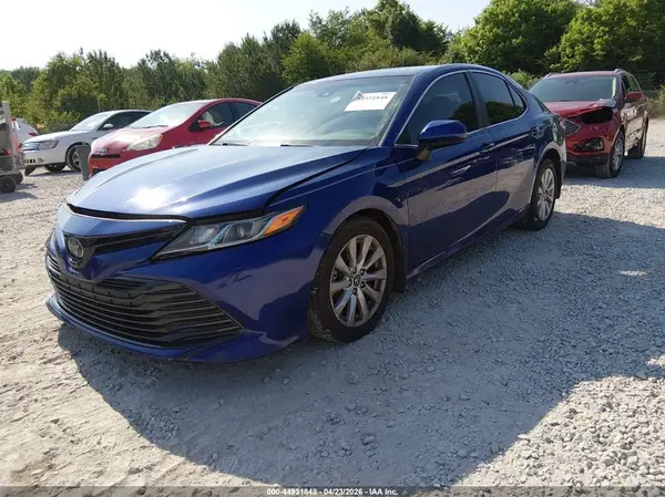 4T1B11HK6JU509050 2018 TOYOTA CAMRY - Image 2