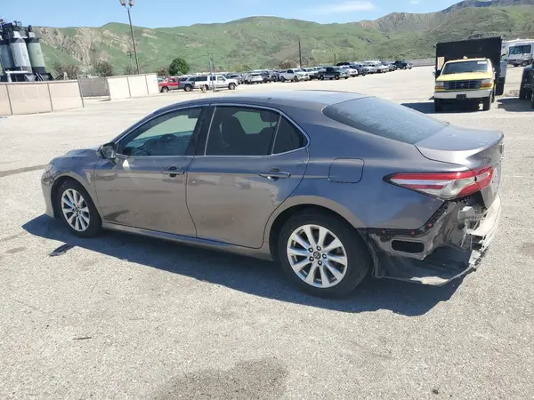 4T1B11HK6JU510019 2018 TOYOTA CAMRY - Image 2