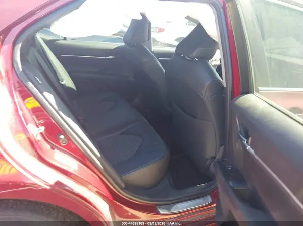 4T1B11HK6JU511879 2018 TOYOTA CAMRY - Image 8
