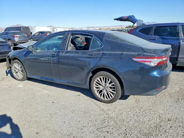 4T1B11HK6JU514619 2018 TOYOTA CAMRY - Image 2