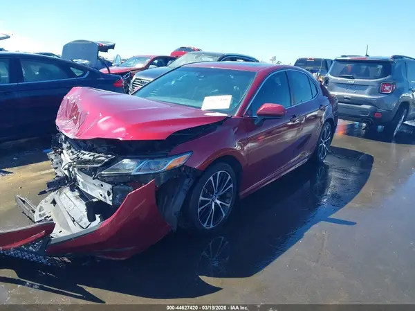 4T1B11HK6JU515074 2018 TOYOTA CAMRY - Image 2