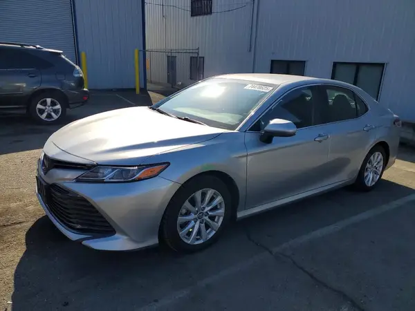 4T1B11HK6JU515270 2018 TOYOTA CAMRY - Image 1