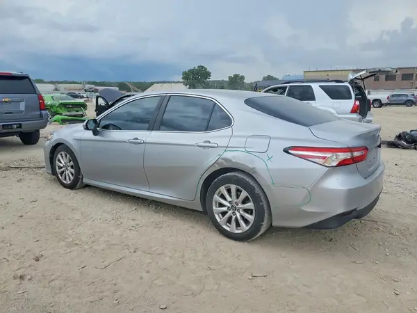 4T1B11HK6JU515771 2018 TOYOTA CAMRY - Image 2