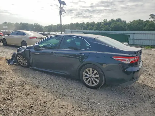 4T1B11HK6JU517097 2018 TOYOTA CAMRY - Image 2