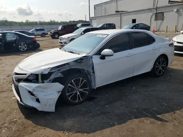 4T1B11HK6JU519836 2018 TOYOTA CAMRY - Image 1