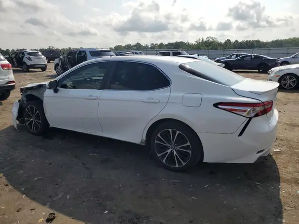 4T1B11HK6JU519836 2018 TOYOTA CAMRY - Image 2
