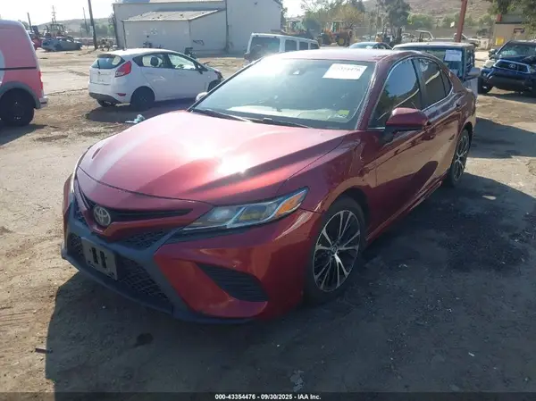 4T1B11HK6JU520534 2018 TOYOTA CAMRY - Image 2