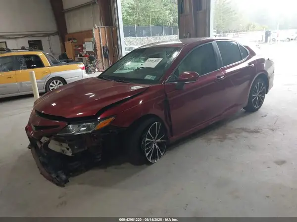 4T1B11HK6JU522459 2018 TOYOTA CAMRY - Image 2
