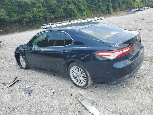 4T1B11HK6JU525488 2018 TOYOTA CAMRY - Image 2