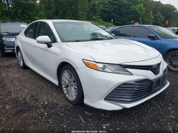 4T1B11HK6JU525555 2018 TOYOTA CAMRY - Image 1